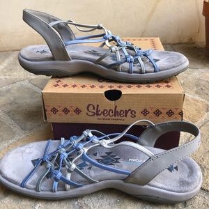 Sketchers Forget me Knot sandal size 9